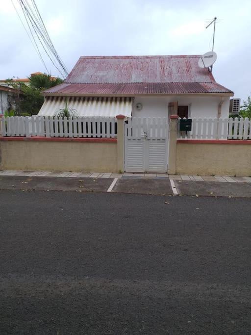 Maison Creole Chaleureuse Avec Stationnement Le Gosier  Dış mekan fotoğraf