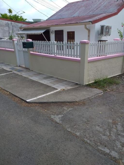 Maison Creole Chaleureuse Avec Stationnement Le Gosier  Dış mekan fotoğraf