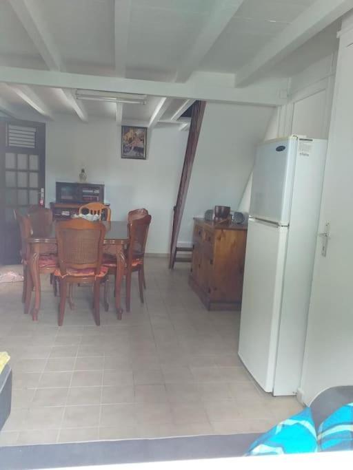 Maison Creole Chaleureuse Avec Stationnement Le Gosier  Dış mekan fotoğraf
