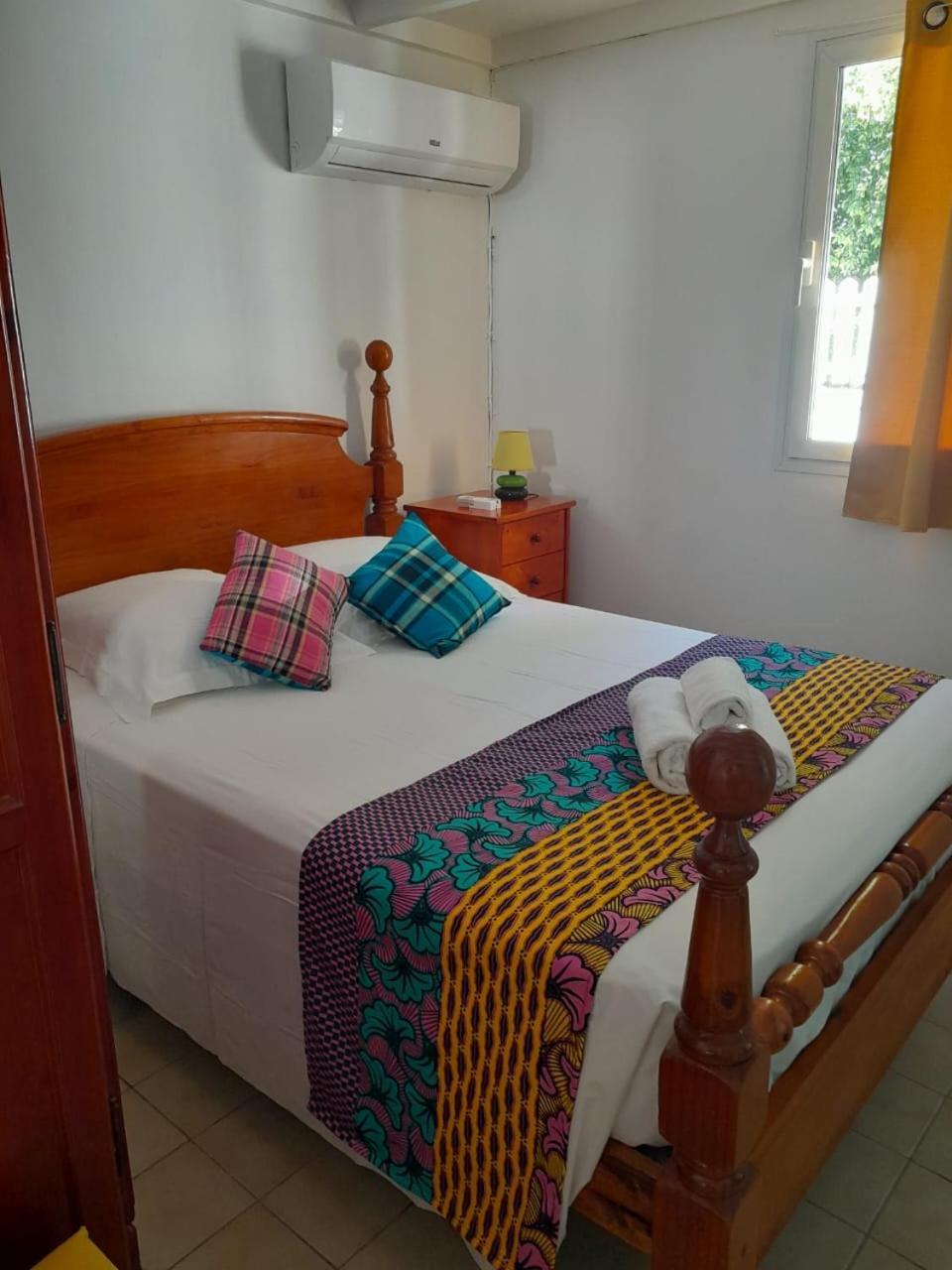 Maison Creole Chaleureuse Avec Stationnement Le Gosier  Dış mekan fotoğraf