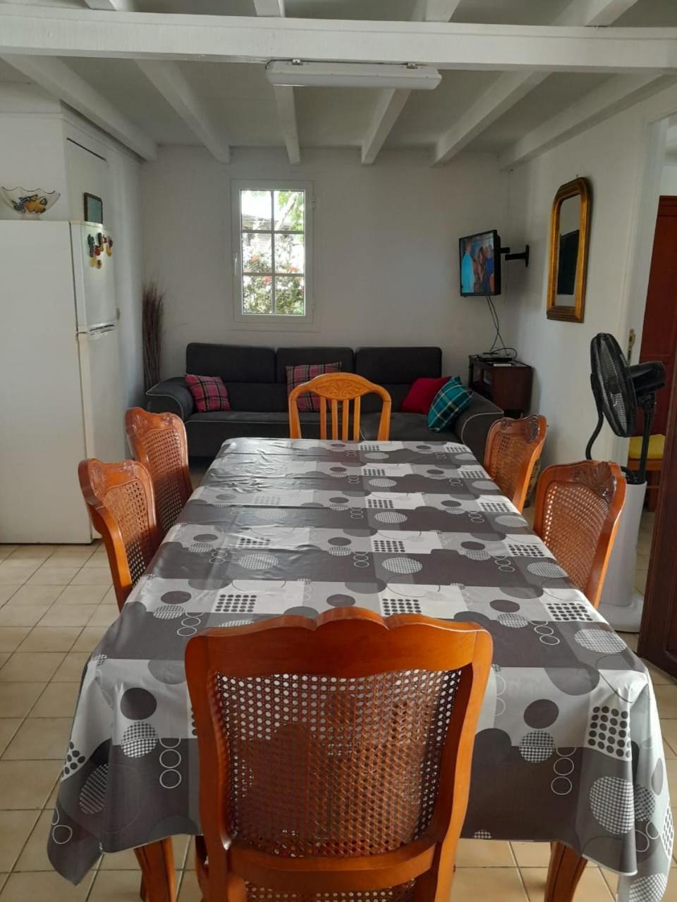 Maison Creole Chaleureuse Avec Stationnement Le Gosier  Dış mekan fotoğraf